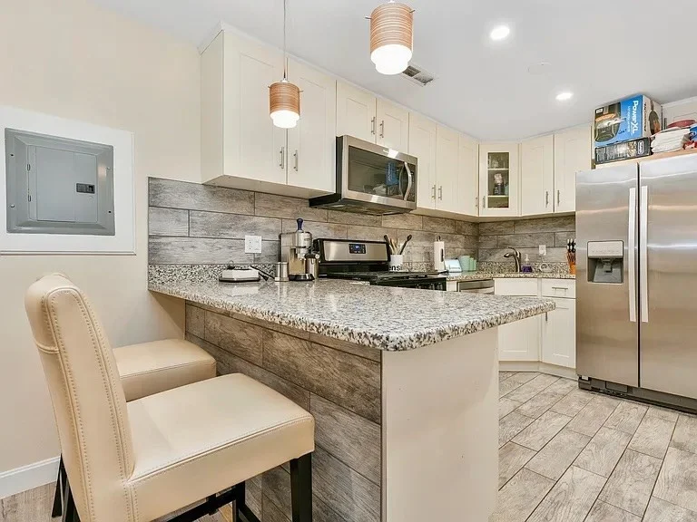2 bed, 1 bath apartment for rent at 18 Juniper St Unit 47, Coolidge Corner — photo 5 of 11