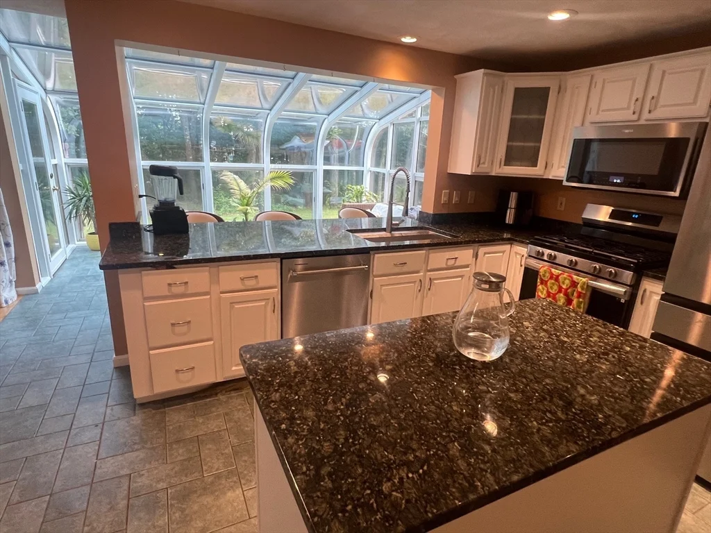 3 bed, 2 bath apartment for rent at 18 Kelshill Rd, Chelmsford — photo 3 of 30