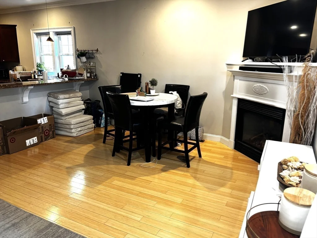 3 bed, 2 bath apartment for rent at 18 Knowlton St Unit 1, South Boston — photo 7 of 31