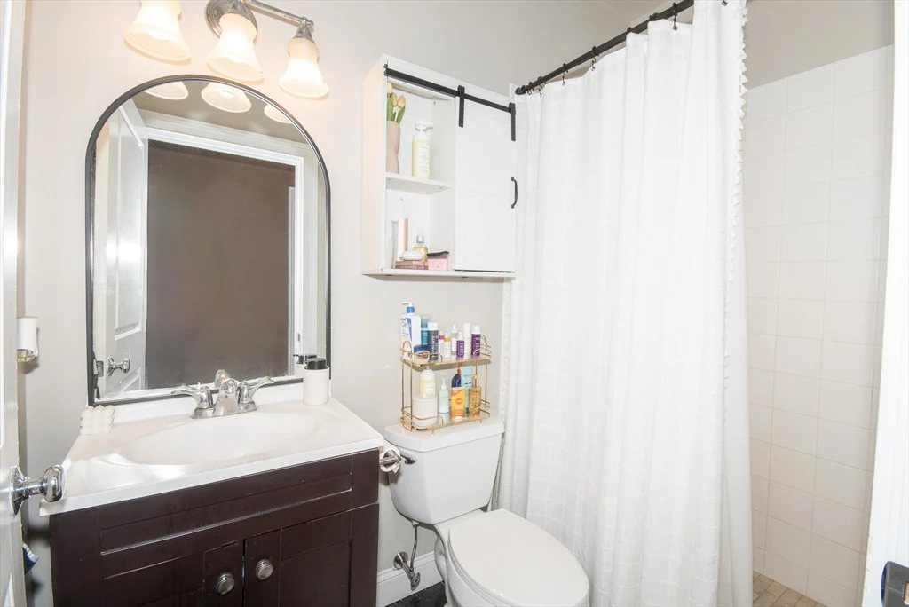 2 bed, 2 bath apartment for rent at 18 Knowlton St Unit 3, South Boston — photo 14 of 16
