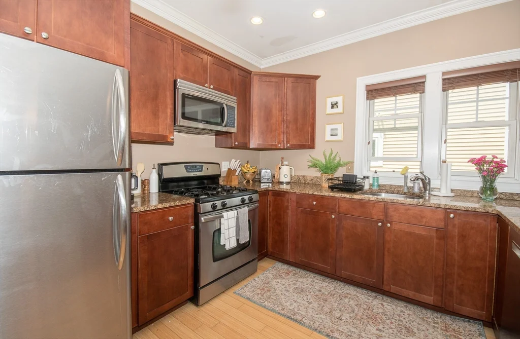 2 bed, 2 bath apartment for rent at 18 Knowlton St Unit 3, South Boston — photo 4 of 16