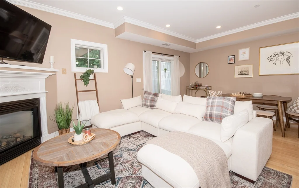2 bed, 2 bath apartment for rent at 18 Knowlton St Unit 3, South Boston