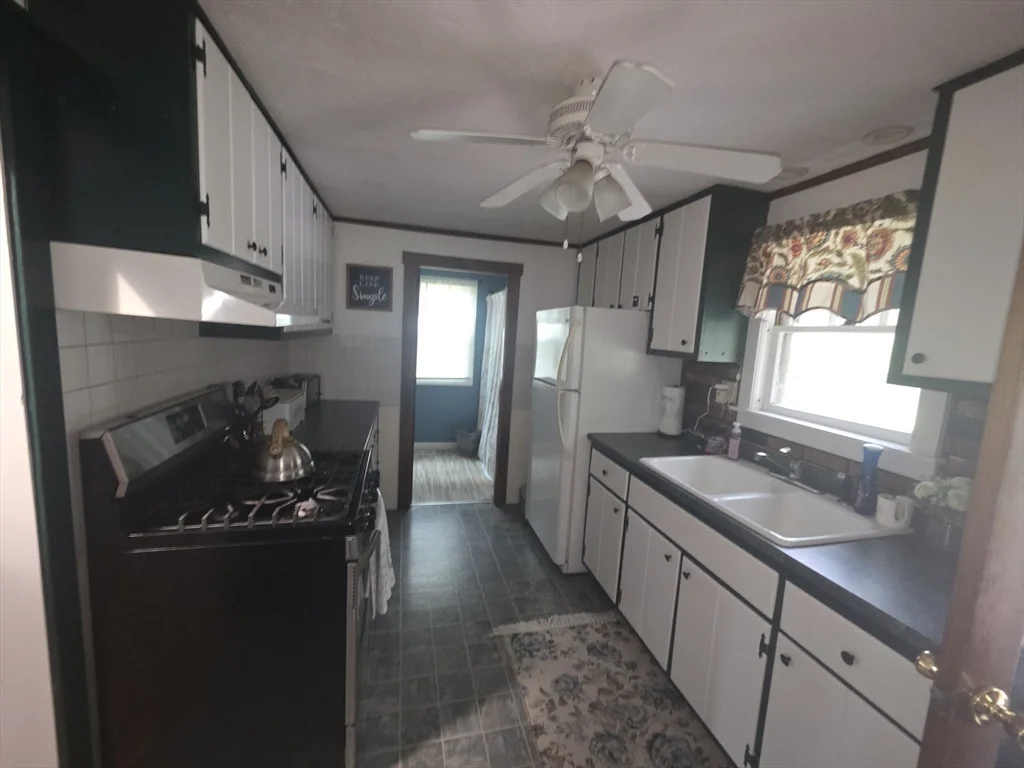 2 bed, 1 bath apartment for rent at 18 Lakeview Dr, Leicester — photo 5 of 17