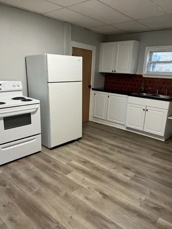 1 bed, 1 bath apartment for rent at 18 Lamb St Unit 1, South Hadley — photo 3 of 9
