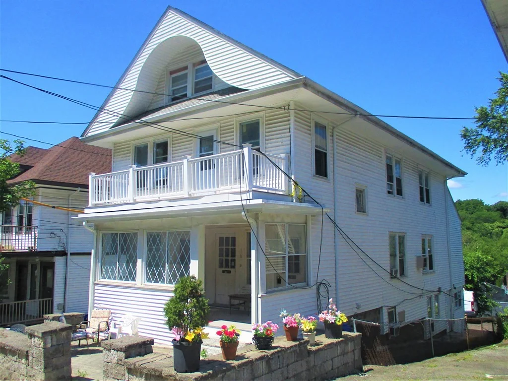 3 bed, 2 bath apartment for rent at 18 Langley Rd Unit 1, Brighton — photo 1 of 15