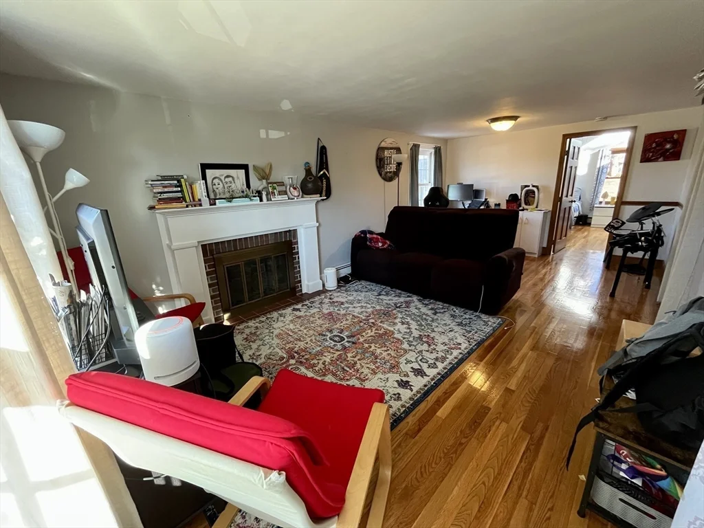 4 bed, 2 bath apartment for rent at 18 Lariviere Rd, Saxonville — photo 3 of 9
