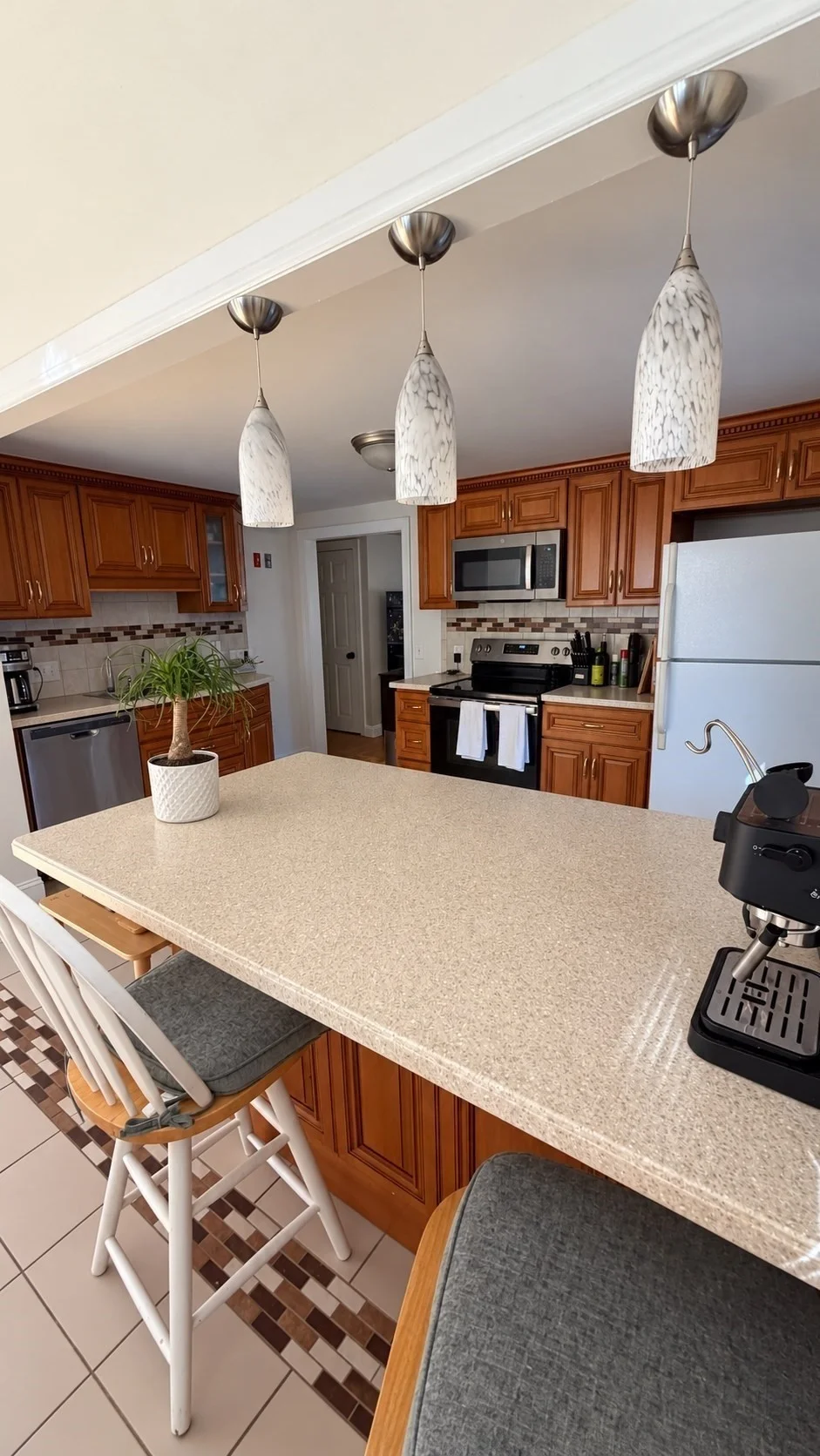 3 bed, 2 bath apartment for rent at 18 Lasalle Ave, Framingham — photo 5 of 23