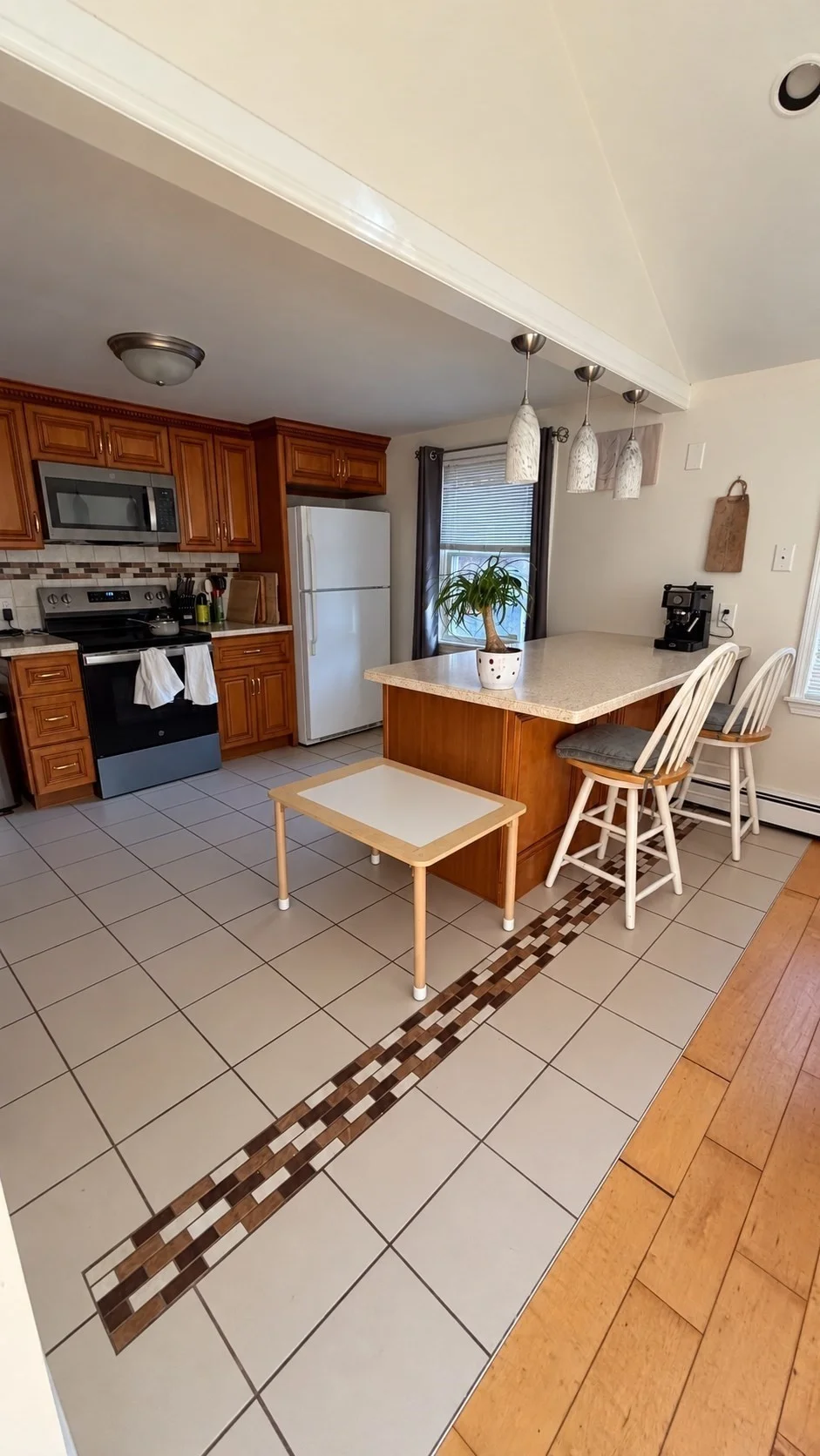 3 bed, 2 bath apartment for rent at 18 Lasalle Ave, Framingham — photo 4 of 23