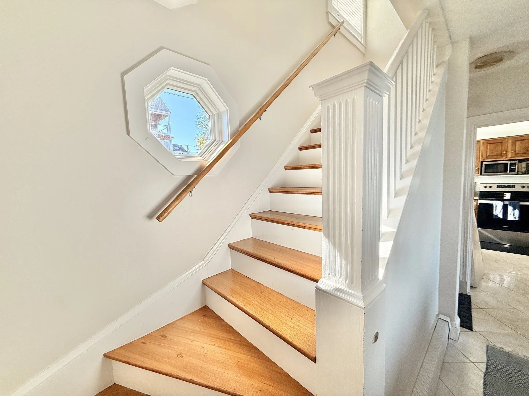 3 bed, 1 bath apartment for rent at 18 Lennox Rd Unit 1, Nahant — photo 22 of 40