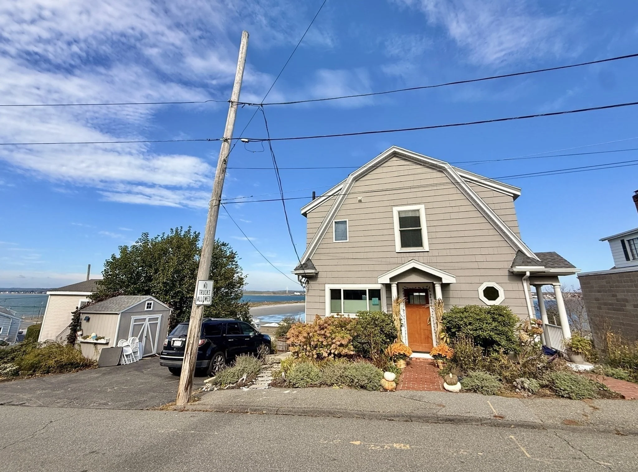 3 bed, 1 bath apartment for rent at 18 Lennox Rd Unit 1, Nahant — photo 2 of 40