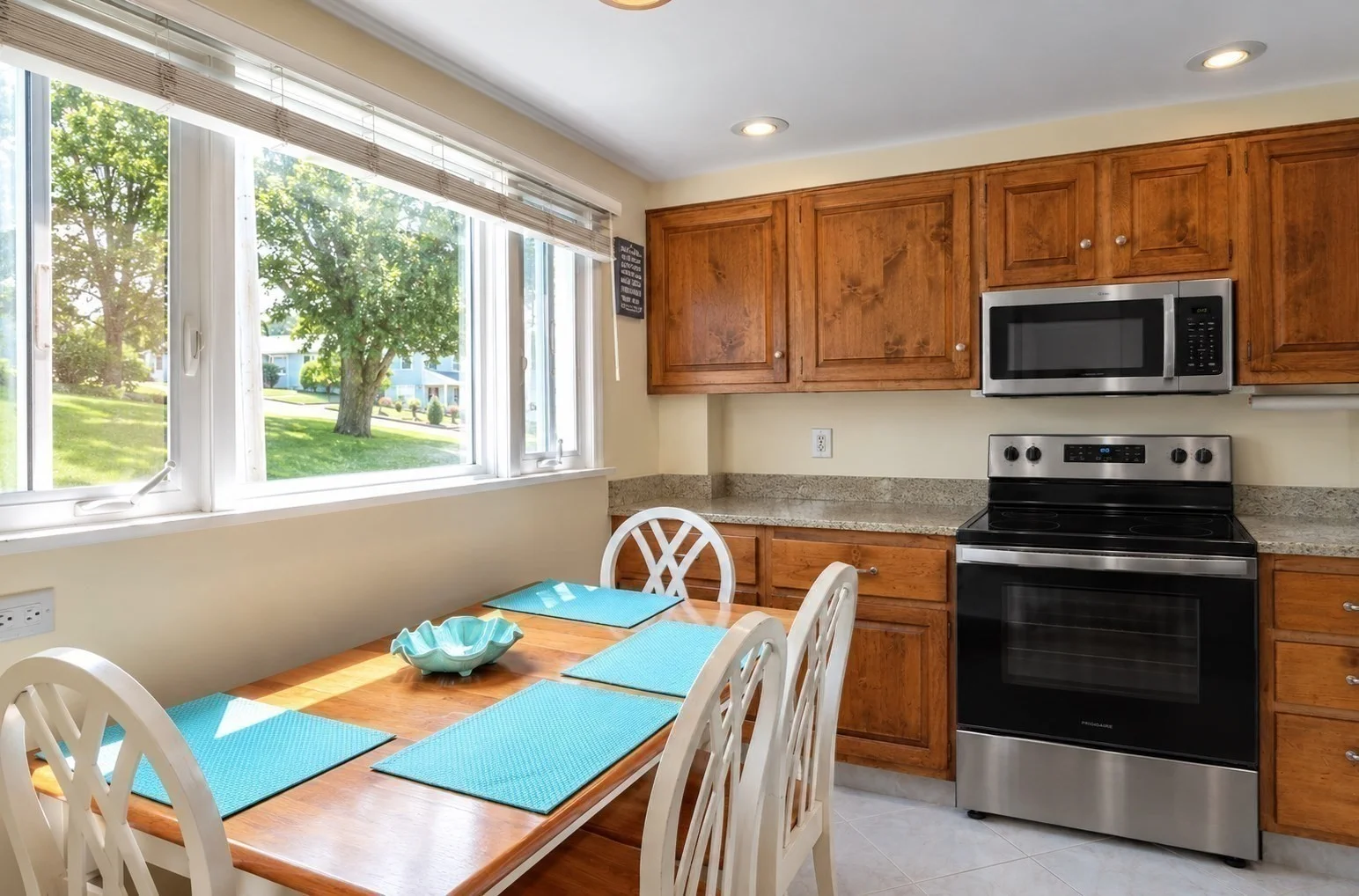 3 bed, 1 bath apartment for rent at 18 Lennox Rd Unit 1, Nahant — photo 20 of 40