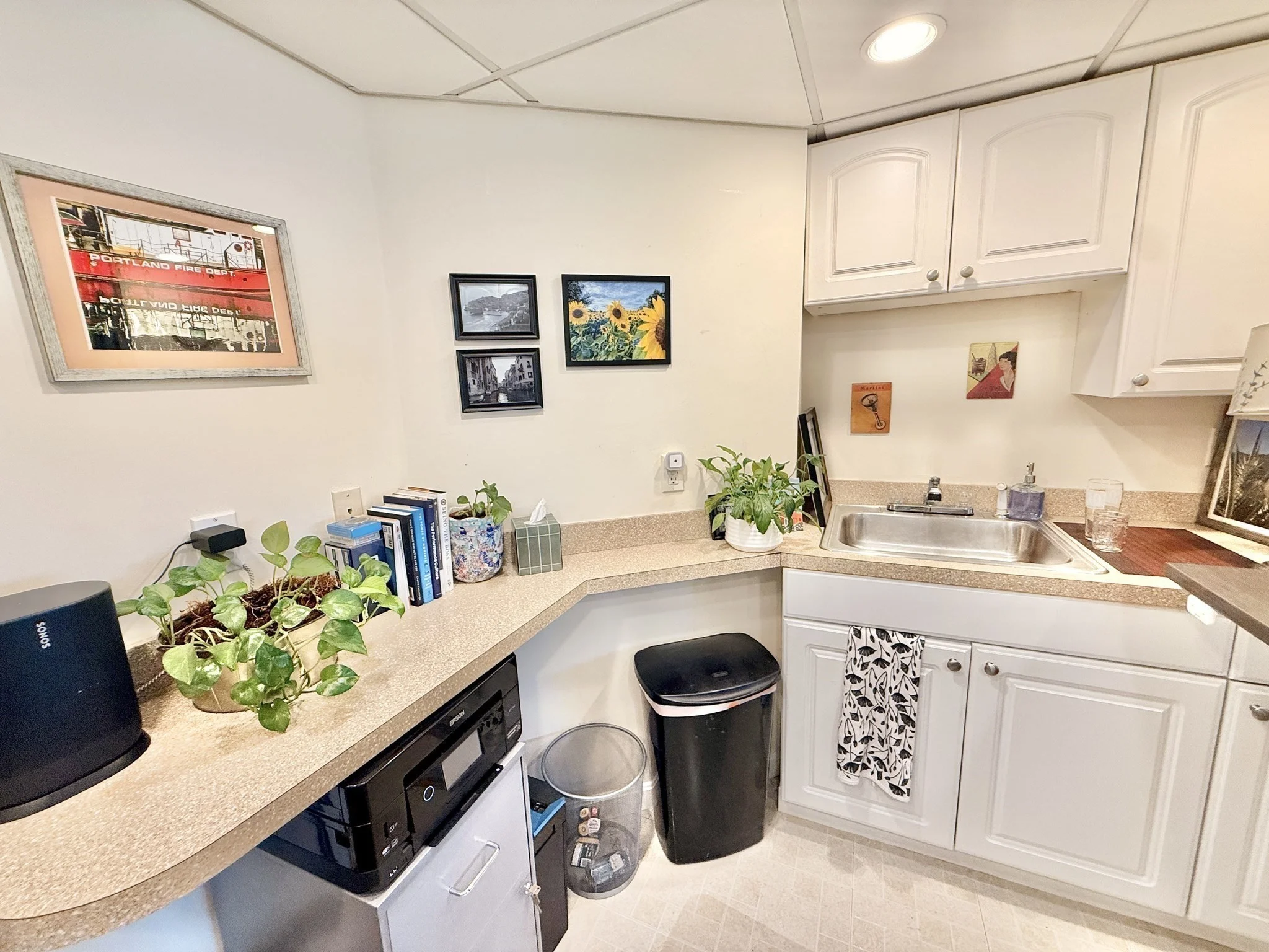 1 bed, 1 bath apartment for rent at 18 Lennox Rd Unit 2, Nahant — photo 9 of 20