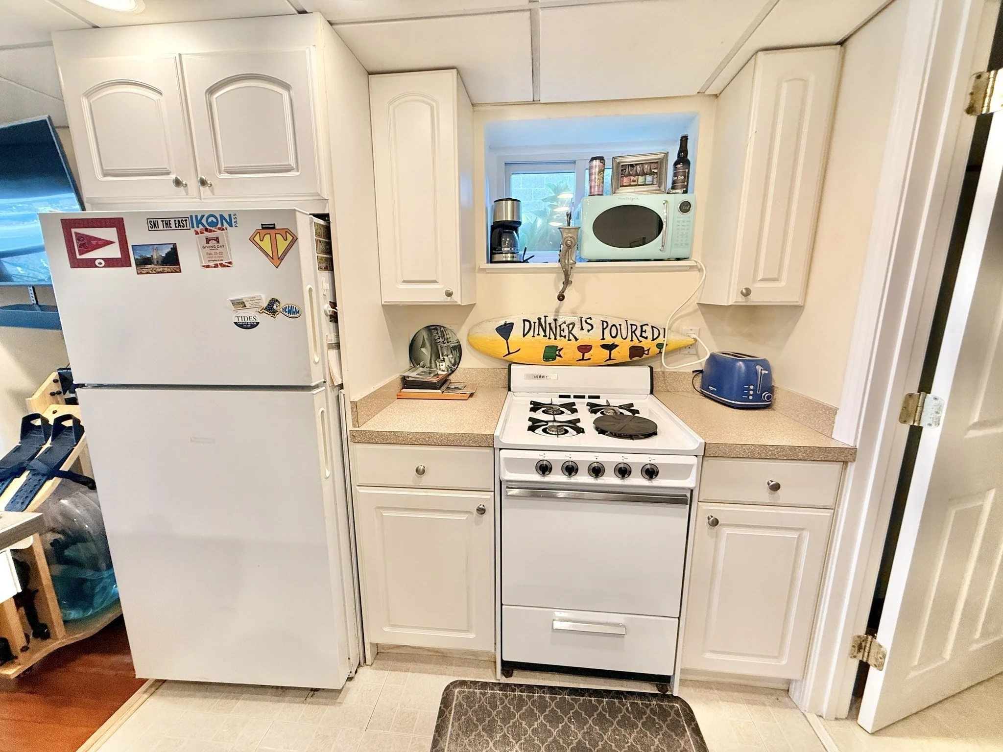 1 bed, 1 bath apartment for rent at 18 Lennox Rd Unit 2, Nahant — photo 8 of 20