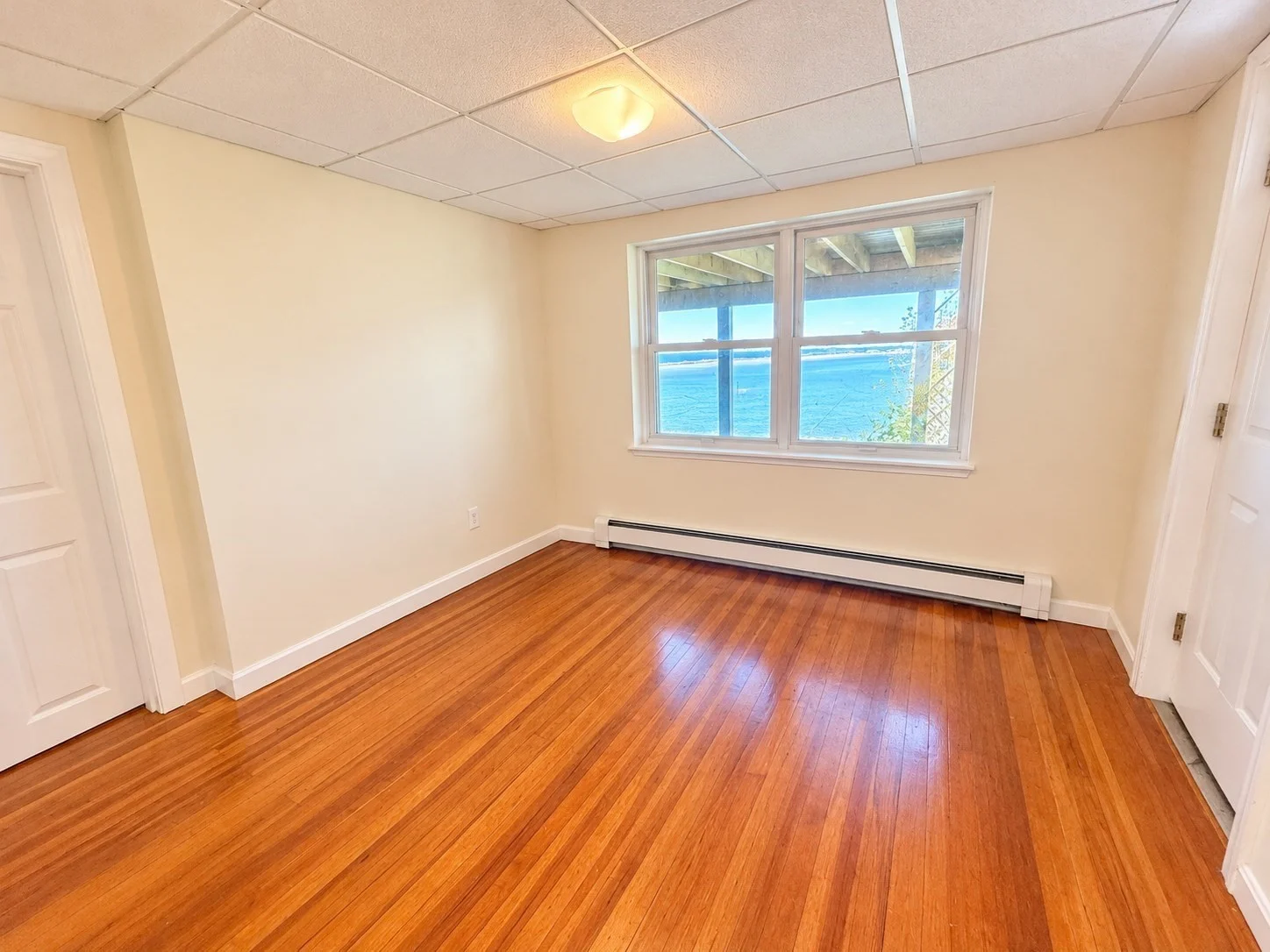 1 bed, 1 bath apartment for rent at 18 Lennox Rd Unit 2, Nahant — photo 6 of 20