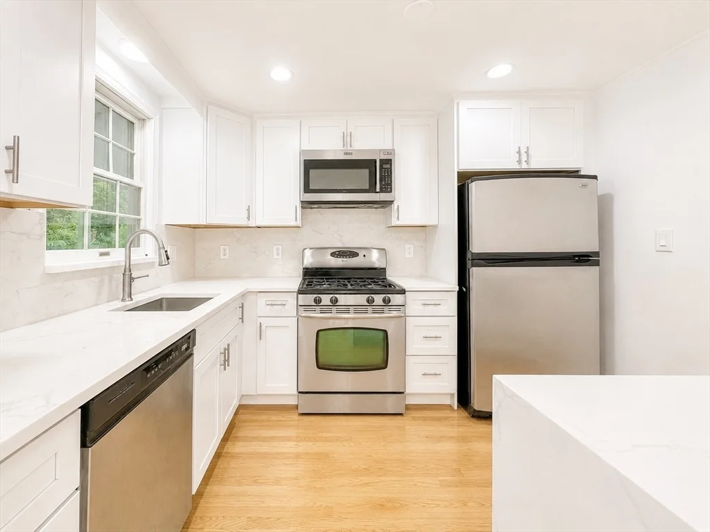4 bed, 2 bath apartment for rent at 18 Linda St, Foxboro — photo 11 of 34