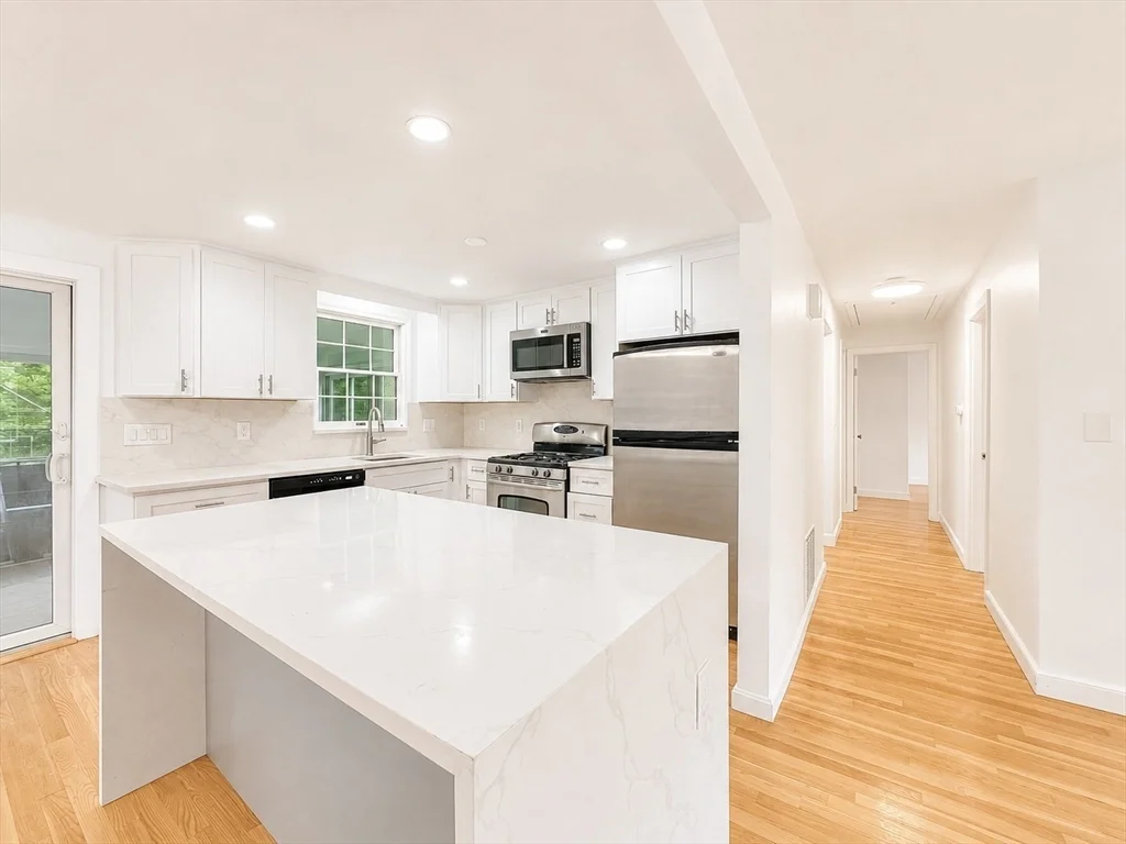 4 bed, 2 bath apartment for rent at 18 Linda St, Foxboro — photo 1 of 34