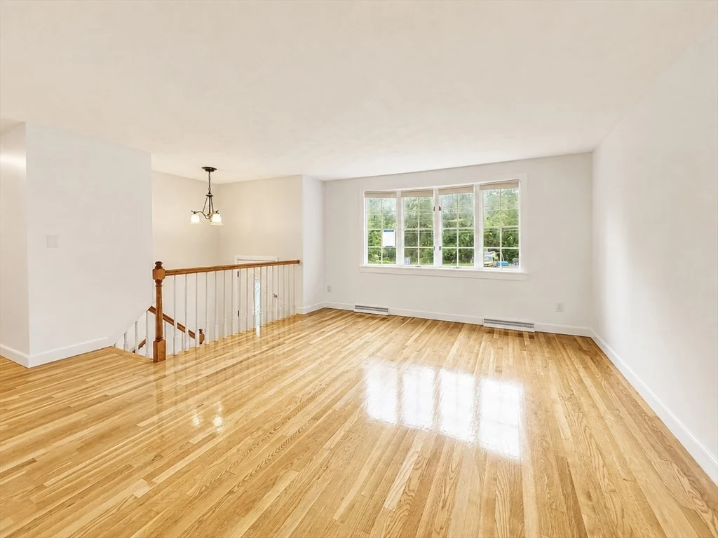 4 bed, 2 bath apartment for rent at 18 Linda St, Foxboro — photo 6 of 34