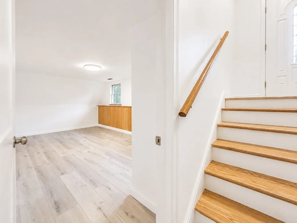 4 bed, 2 bath apartment for rent at 18 Linda St, Foxboro — photo 21 of 34