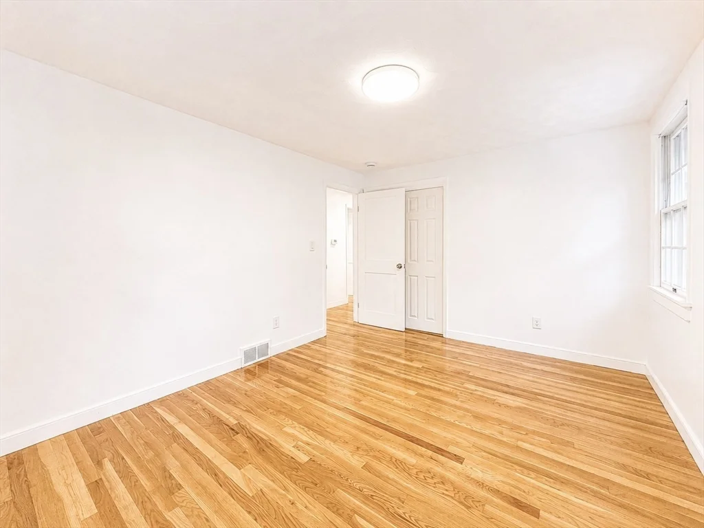 4 bed, 2 bath apartment for rent at 18 Linda St, Foxboro — photo 18 of 34