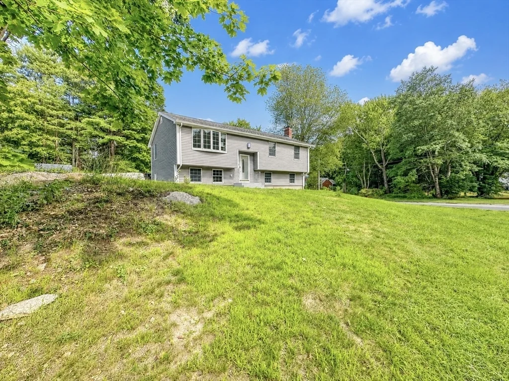 4 bed, 2 bath apartment for rent at 18 Linda St, Foxboro — photo 34 of 34