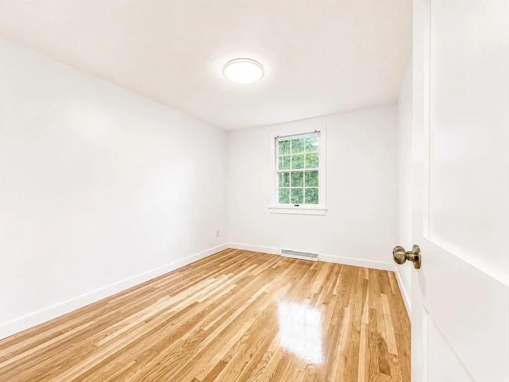 4 bed, 2 bath apartment for rent at 18 Linda St, Foxboro — photo 14 of 34