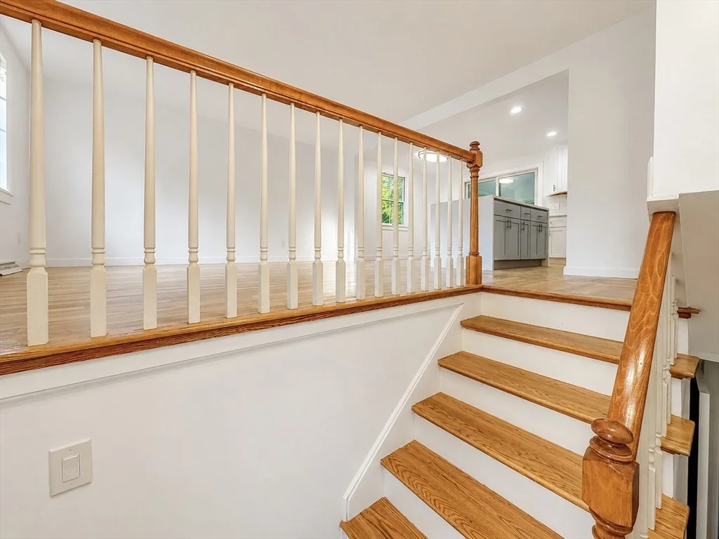 4 bed, 2 bath apartment for rent at 18 Linda St, Foxboro — photo 4 of 34