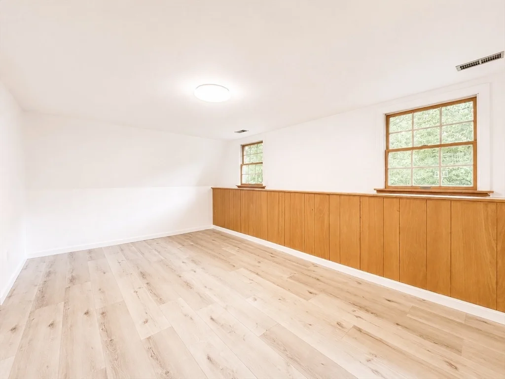 4 bed, 2 bath apartment for rent at 18 Linda St, Foxboro — photo 22 of 34