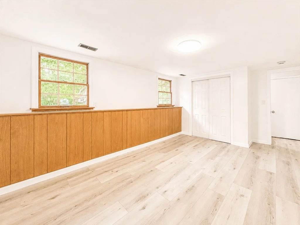 4 bed, 2 bath apartment for rent at 18 Linda St, Foxboro — photo 23 of 34
