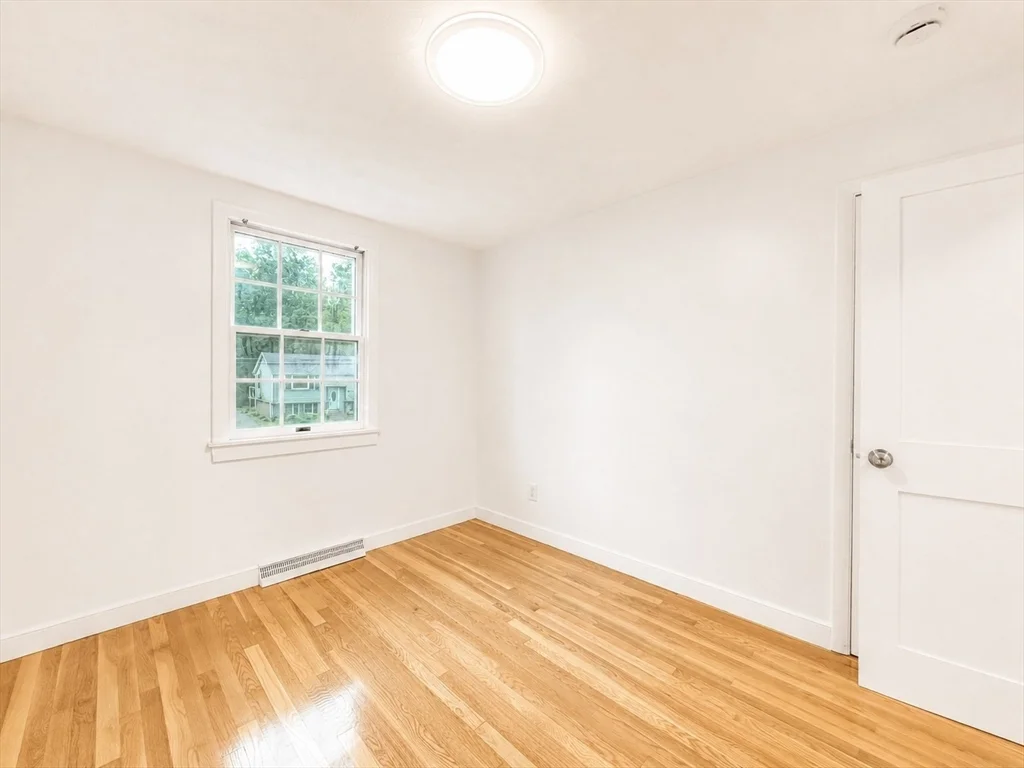 4 bed, 2 bath apartment for rent at 18 Linda St, Foxboro — photo 15 of 34
