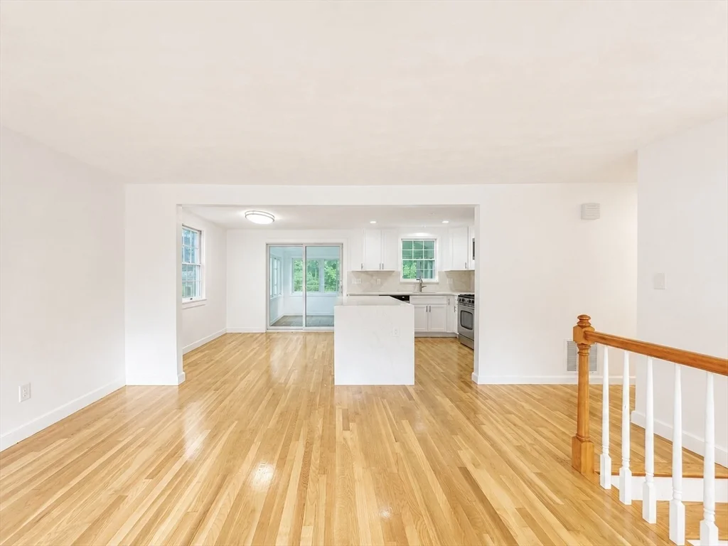 4 bed, 2 bath apartment for rent at 18 Linda St, Foxboro — photo 7 of 34
