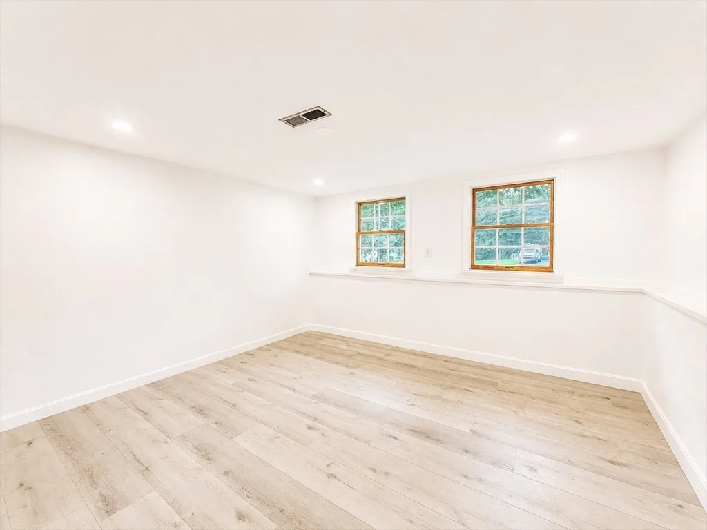4 bed, 2 bath apartment for rent at 18 Linda St, Foxboro — photo 28 of 34
