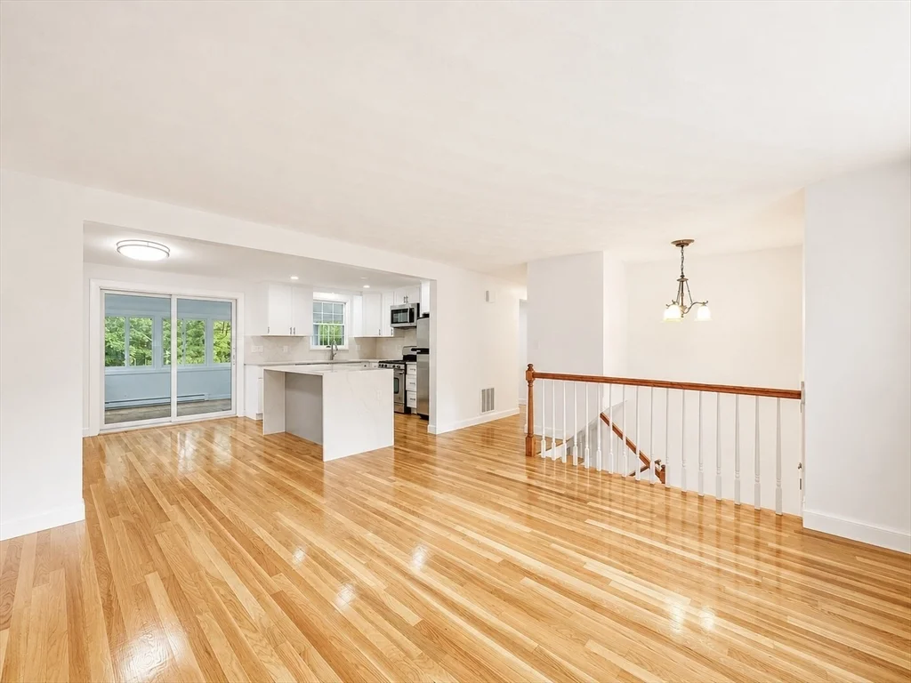 4 bed, 2 bath apartment for rent at 18 Linda St, Foxboro — photo 8 of 34