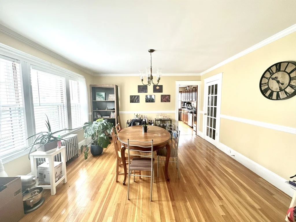 4 bed, 2 bath apartment for rent at 18 Linden Pl Unit 18, Brookline Village — photo 4 of 15