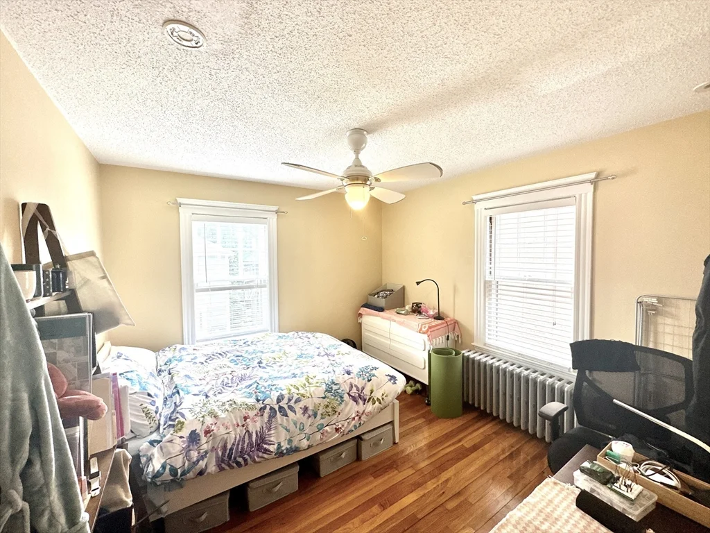 4 bed, 2 bath apartment for rent at 18 Linden Pl Unit 18, Brookline Village — photo 9 of 15