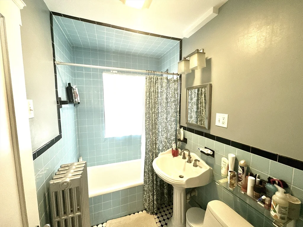 4 bed, 2 bath apartment for rent at 18 Linden Pl Unit 18, Brookline Village — photo 8 of 15