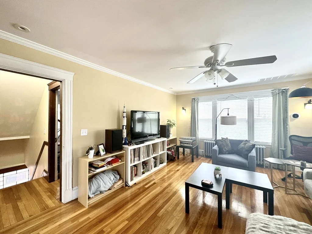 4 bed, 2 bath apartment for rent at 18 Linden Pl Unit 18, Brookline Village — photo 3 of 15
