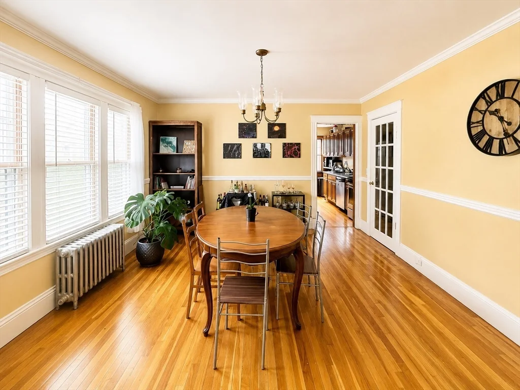 4 bed, 2 bath apartment for rent at 18 Linden Pl Unit 2, Coolidge Corner — photo 3 of 14