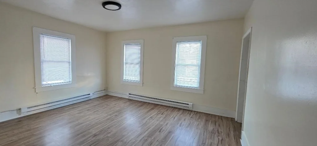 4 bed, 1 bath apartment for rent at 18 Linden St Unit 18, Rockland — photo 10 of 14