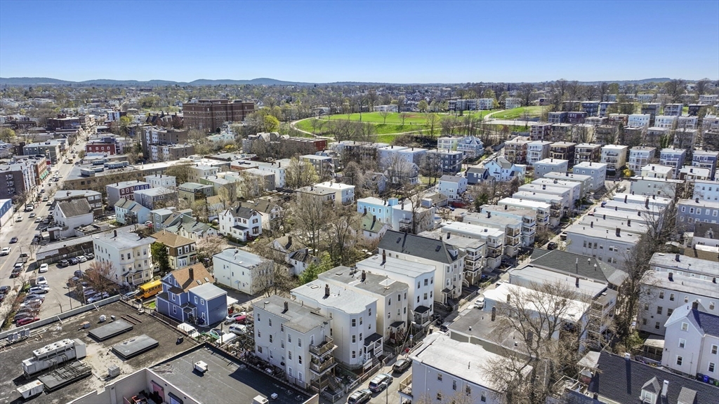 3 bed, 1 bath apartment for rent at 18 Lyon St Unit 3, Dorchester — photo 25 of 28