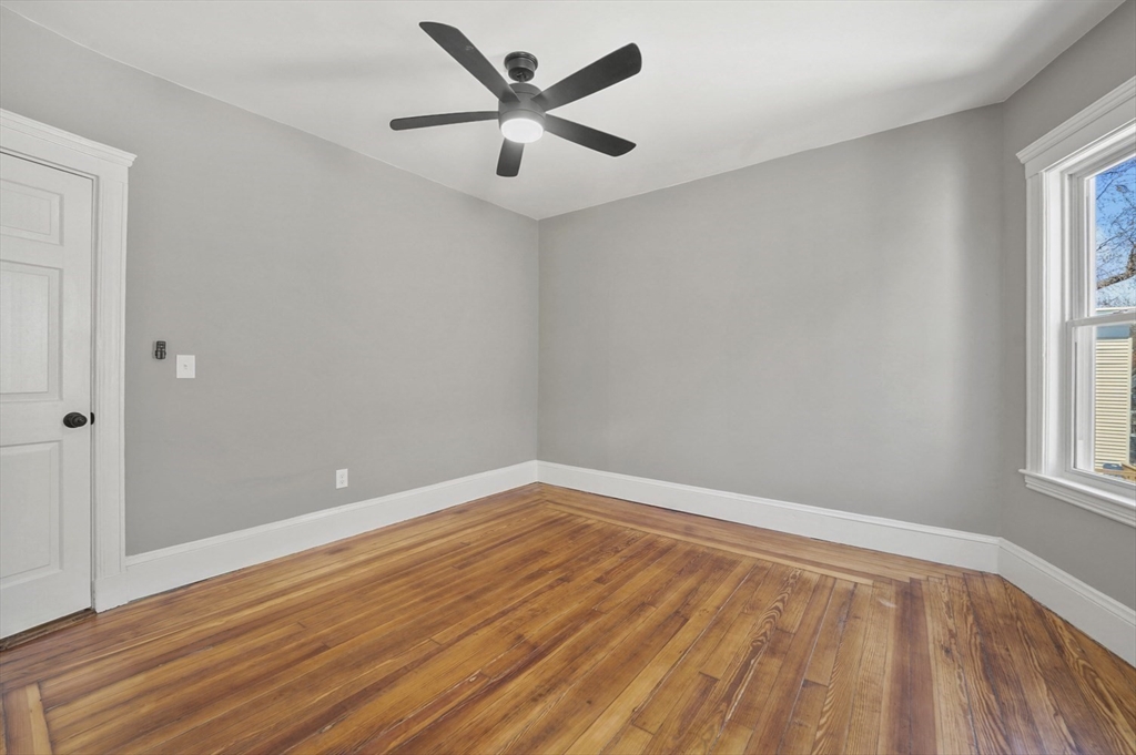 3 bed, 1 bath apartment for rent at 18 Lyon St Unit 3, Dorchester — photo 16 of 28