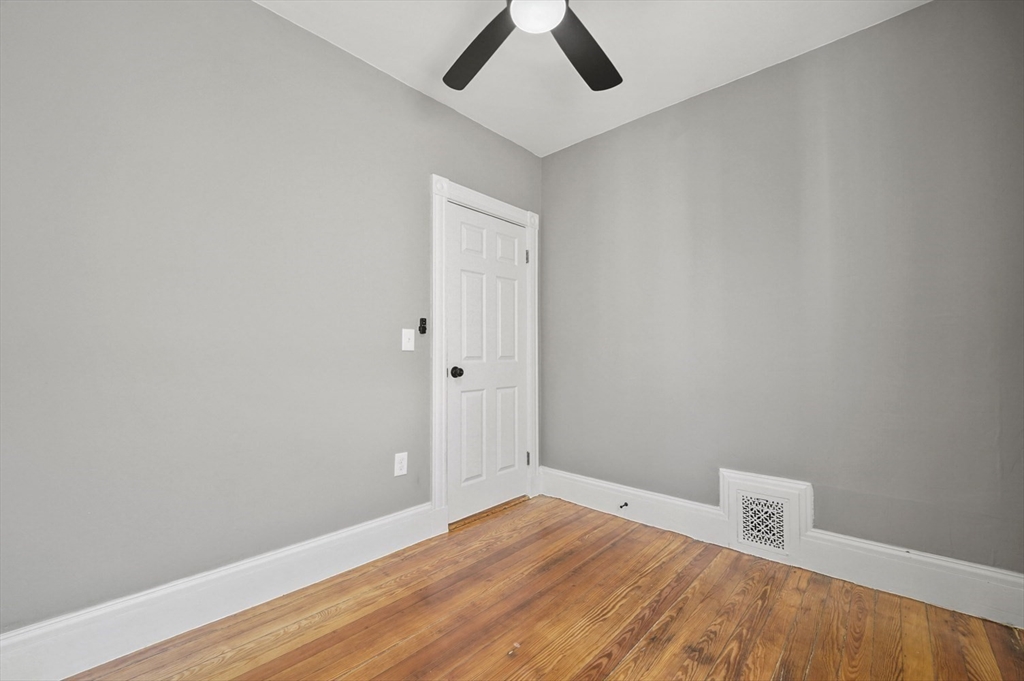 3 bed, 1 bath apartment for rent at 18 Lyon St Unit 3, Dorchester — photo 11 of 28