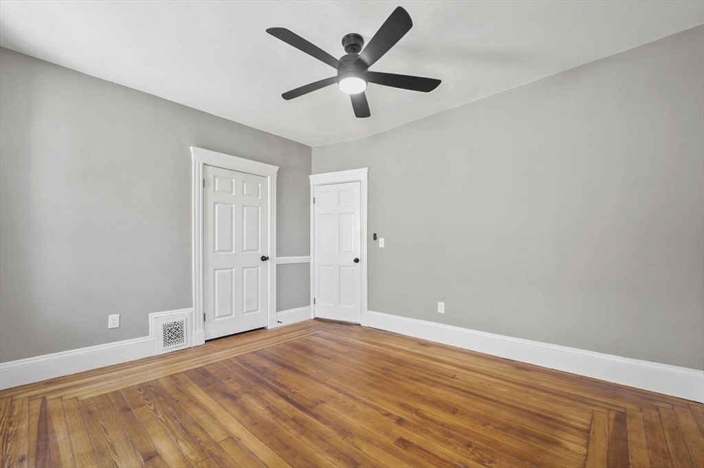 3 bed, 1 bath apartment for rent at 18 Lyon St Unit 3, Dorchester — photo 15 of 28