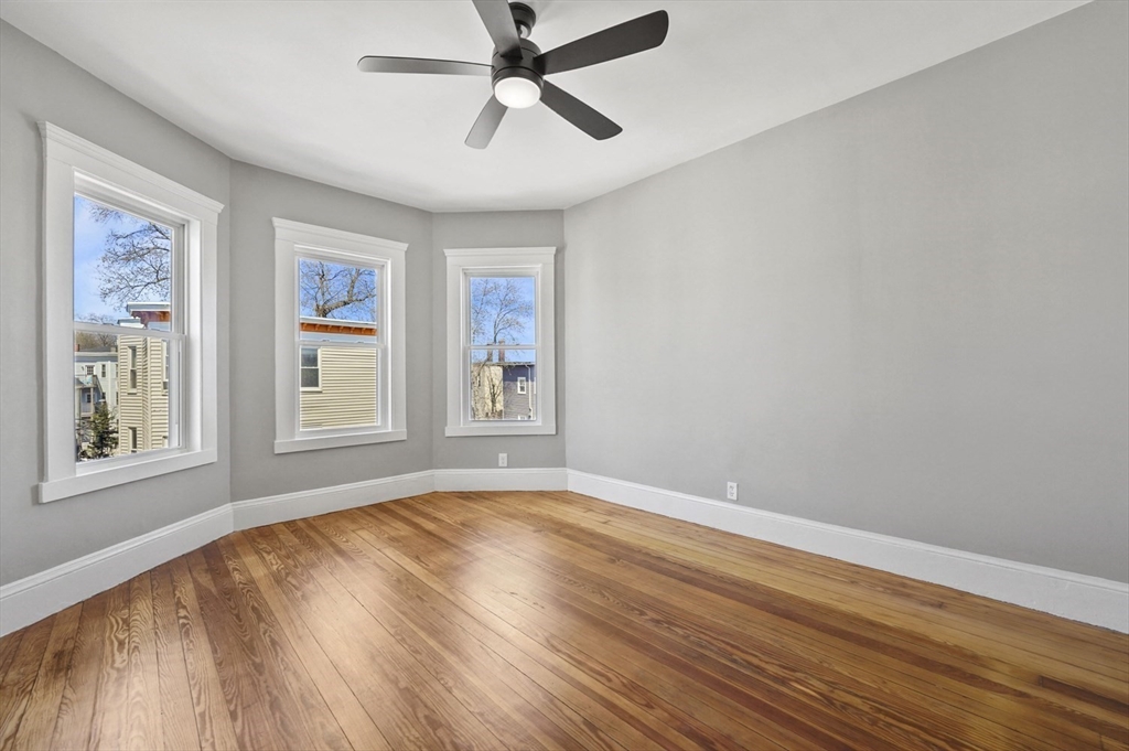 3 bed, 1 bath apartment for rent at 18 Lyon St Unit 3, Dorchester — photo 7 of 28