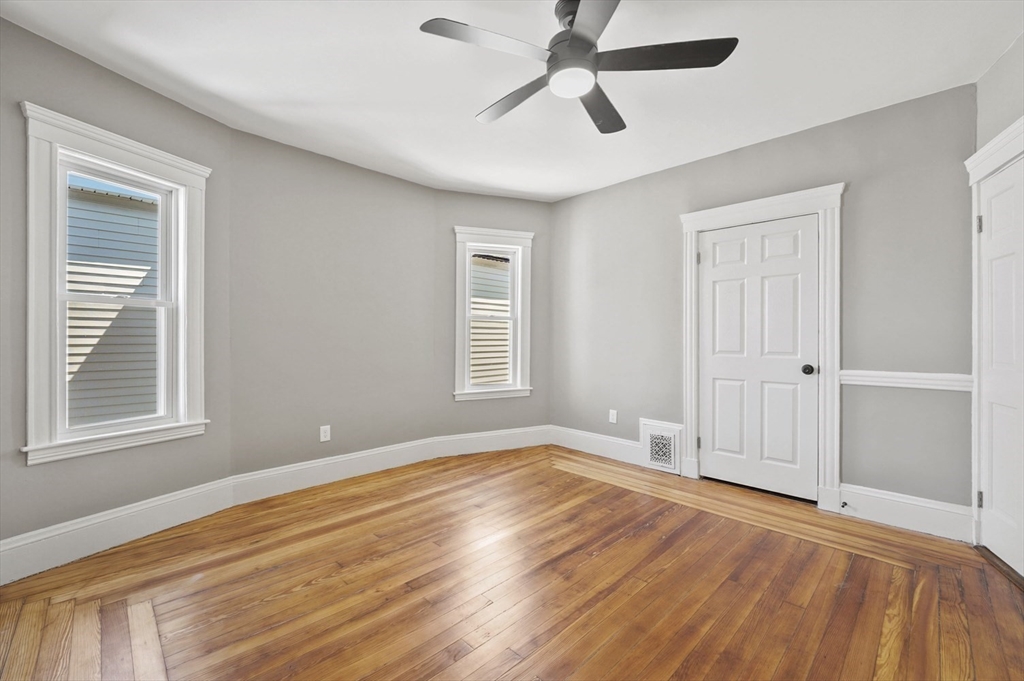 3 bed, 1 bath apartment for rent at 18 Lyon St Unit 3, Dorchester — photo 14 of 28