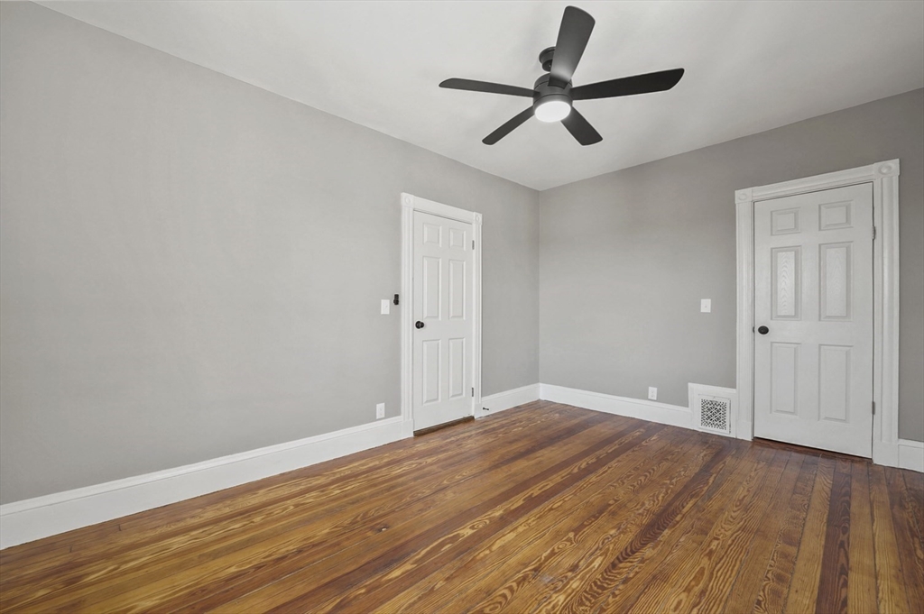 3 bed, 1 bath apartment for rent at 18 Lyon St Unit 3, Dorchester — photo 19 of 28