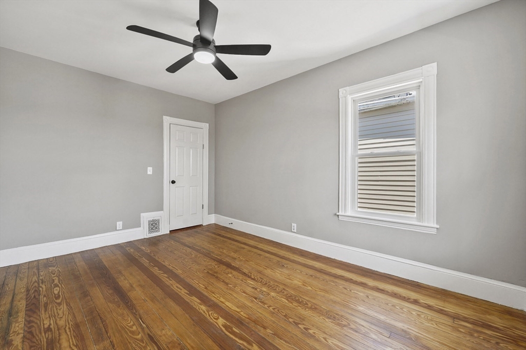 3 bed, 1 bath apartment for rent at 18 Lyon St Unit 3, Dorchester — photo 20 of 28