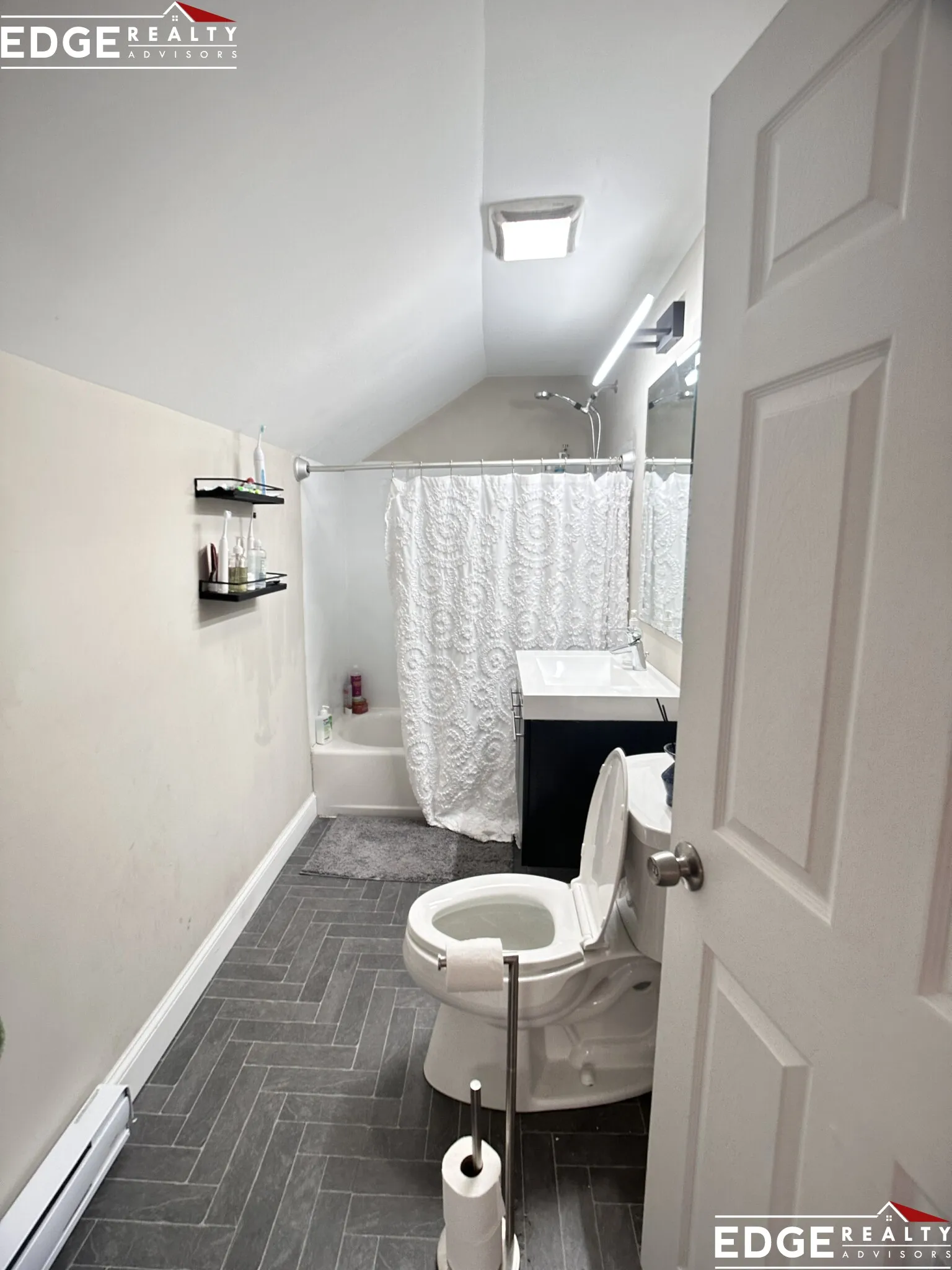6 bed, 3 bath apartment for rent at 18 Malbert Rd Unit 1, Brighton — photo 9 of 15