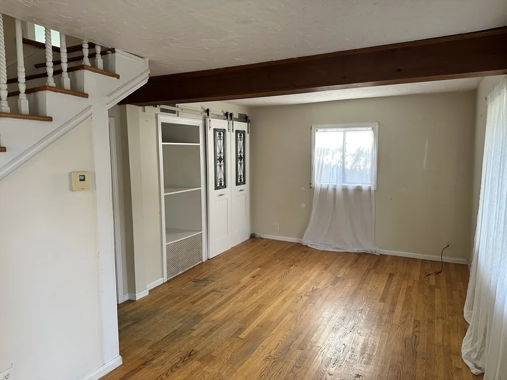 3 bed, 1 bath apartment for rent at 18 Maple Ave Unit 0, Scituate — photo 3 of 14