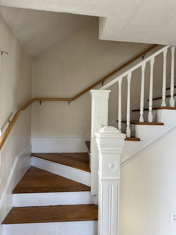 3 bed, 1 bath apartment for rent at 18 Maple Ave Unit 0, Scituate — photo 8 of 14