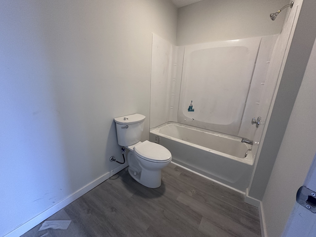 4 bed, 1 bath apartment for rent at 18 Marlborough St Unit 2L, Chelsea — photo 2 of 7
